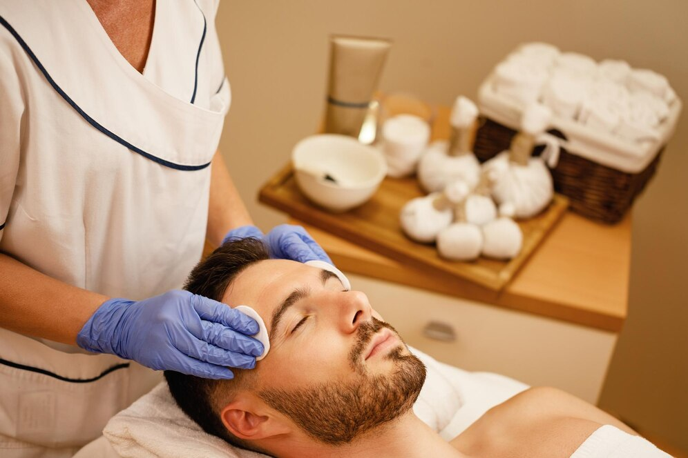 Complete Grooming Guide: Haircuts for Men and Essential Facial Services